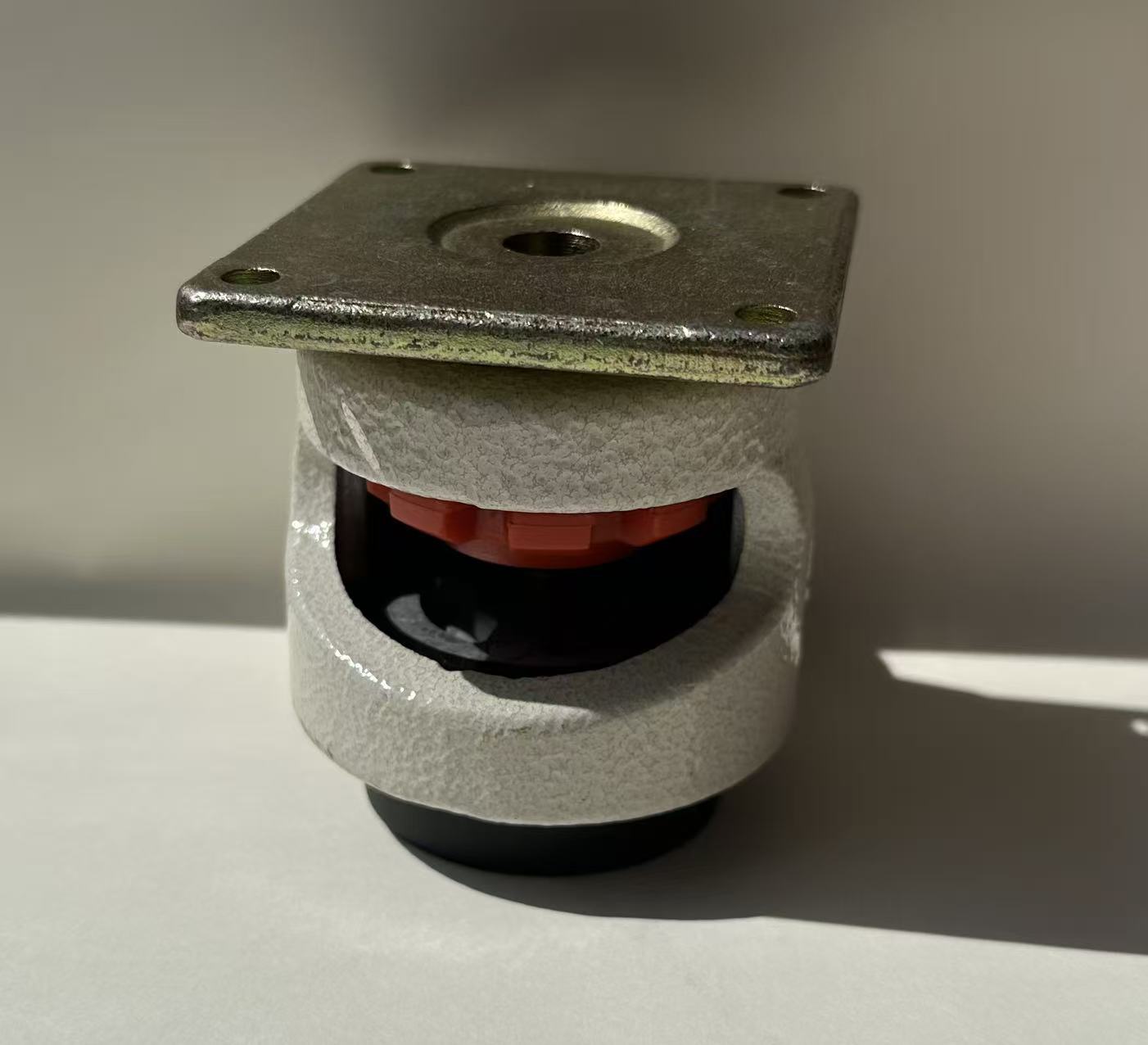 DCA-40F Leveling Caster